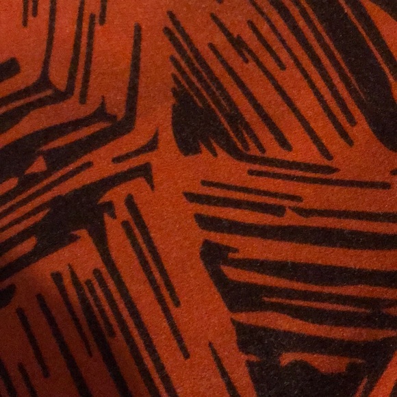 Orange/Black LuLaRoe Geometric Leggings - Picture 4 of 5